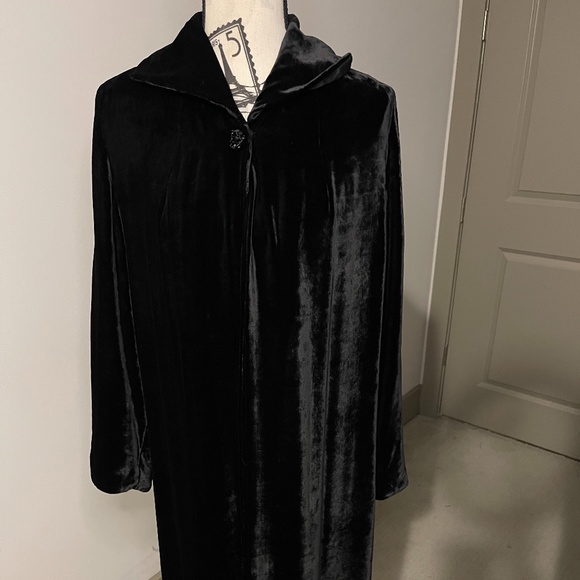 Andrea Polizzi Cloak - Picture 3 of 4
